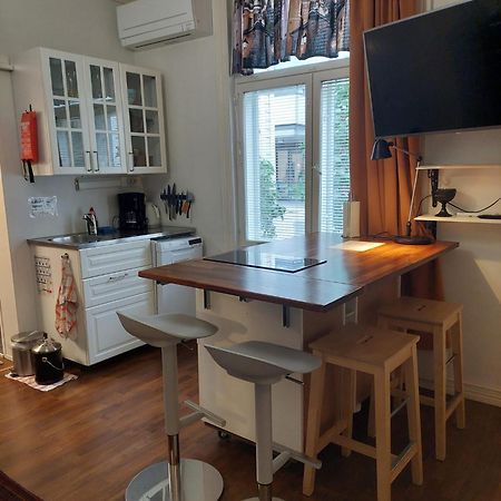 Remontoitu Asunto Vanhassa Talossa - Renovated Apartment At The Heart Of Turku Luaran gambar